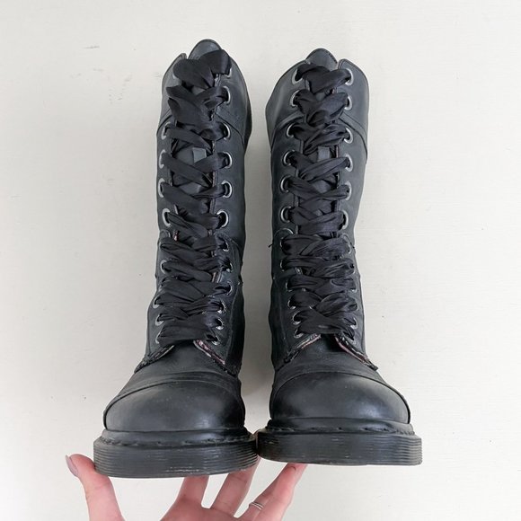 Dr. Martens Grey Leather Triumph Tall Lace Up Fold Over Boot Pink Plaid Size 9 - Picture 2 of 10